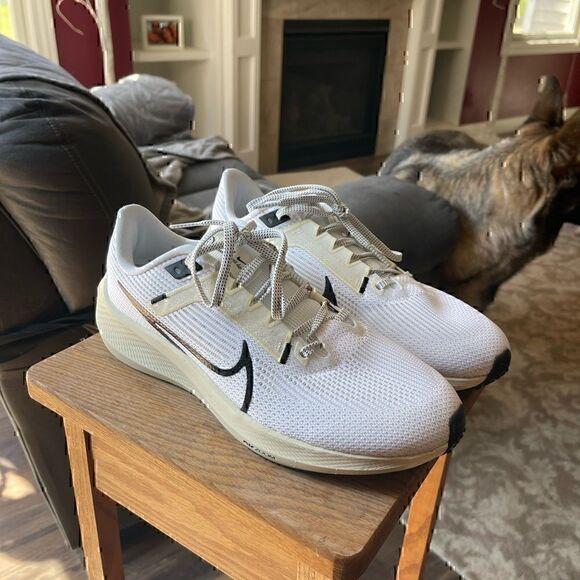 Nike Air Pegasus 40 Running Shoe Womens Size 11 - Picture 2 of 4